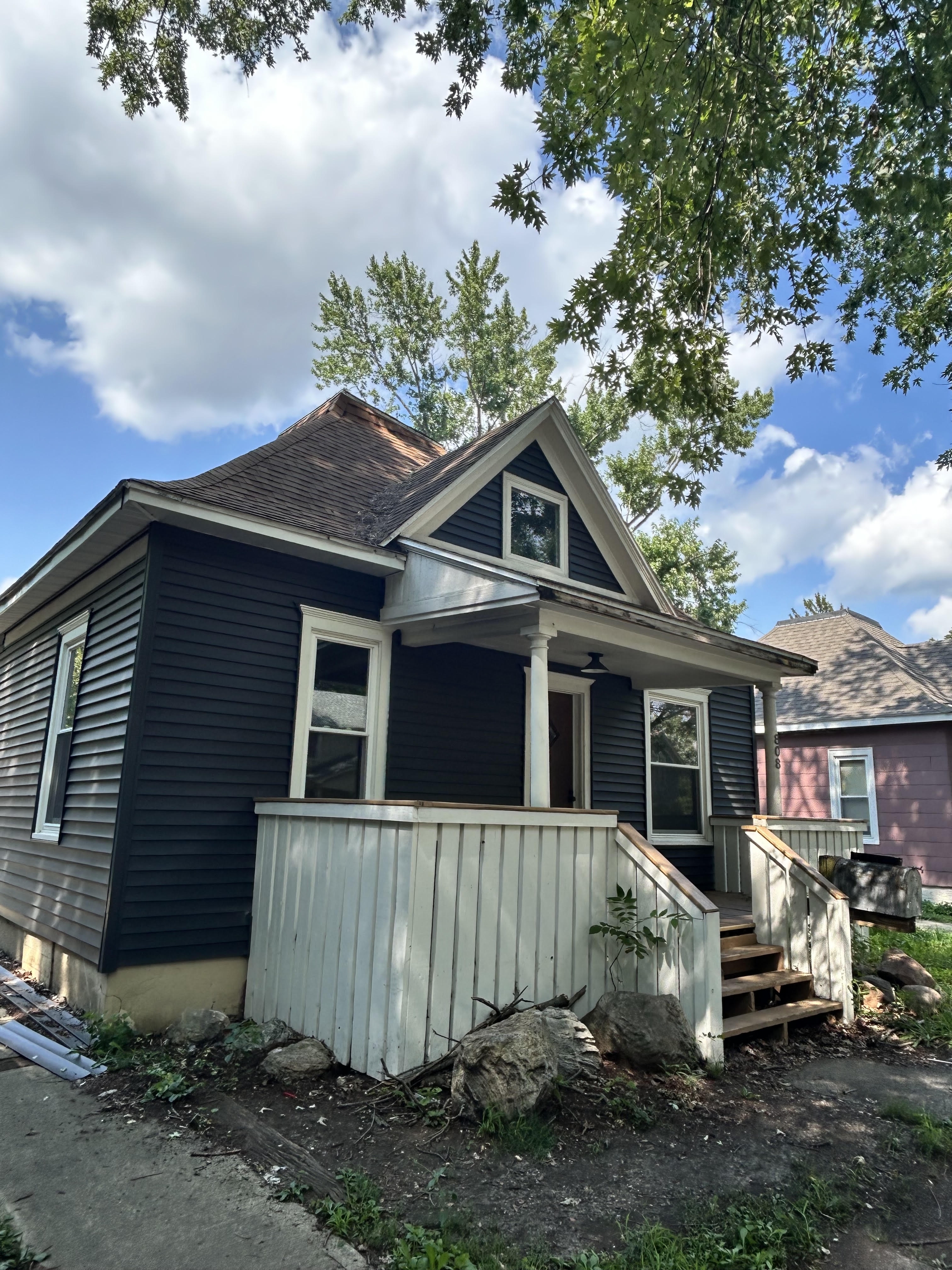 808 East High Street