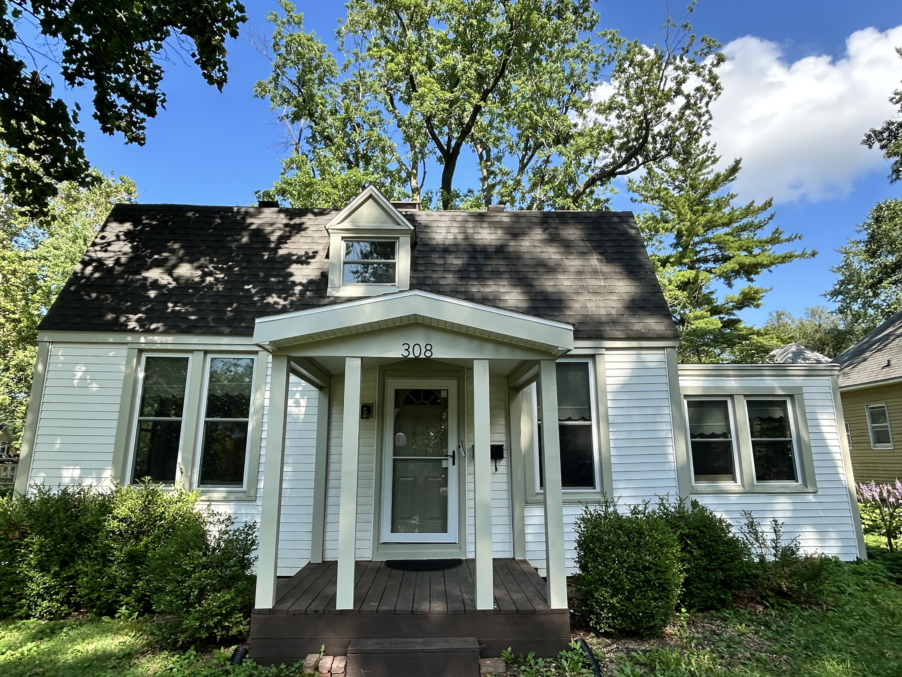 Property main image